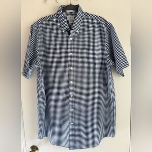 L.L. Bean Wrinkle Resistant Blue and White 100% Cotton Short Sleeve